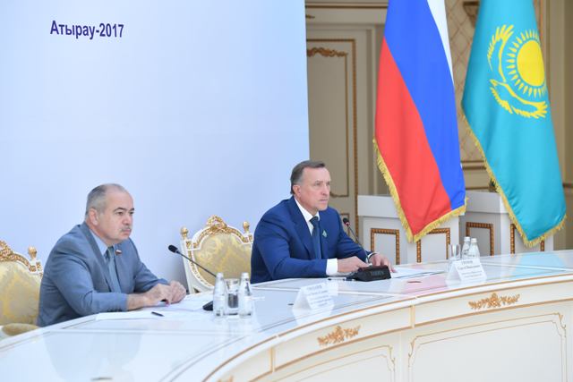 Yntymaqtastyq jónindegi komıssııanyń otyrysy ótti