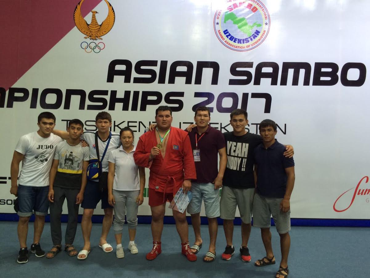 Semeıdiń samboshylary Tashkentten jeti medalmen oraldy