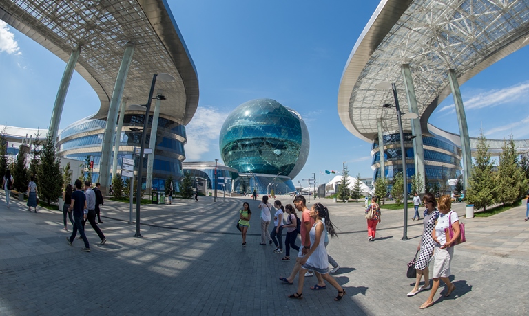 «Qorǵas» – qos eldiń seriktestik kópiri