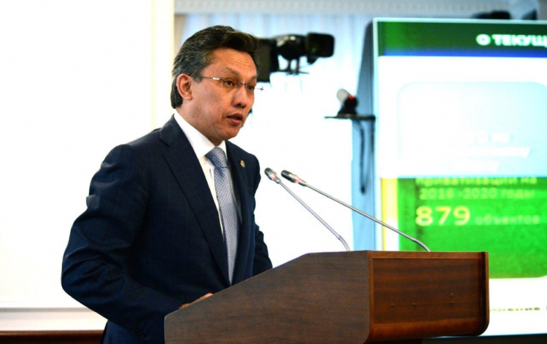 Úkimette Jekeshelendirýdiń keshendi josparyn oryndaý barysy qaraldy