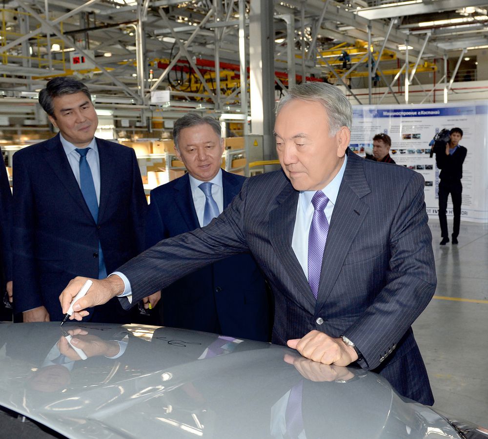 Elbasynyń jasampaz qoltańbasy