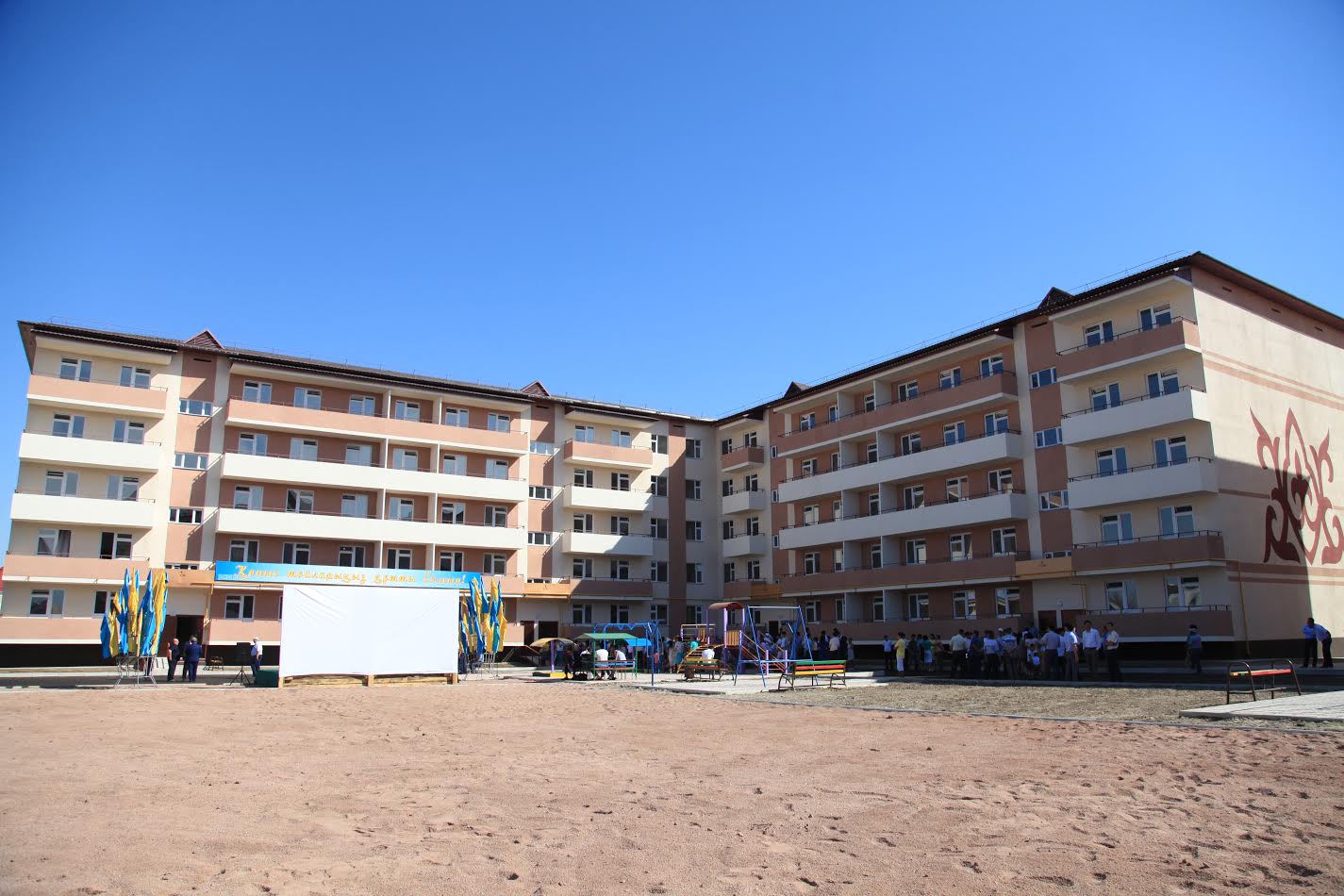 Astana kúni qarsańynda Jambyl oblysynda 800 otbasy baspanaly boldy