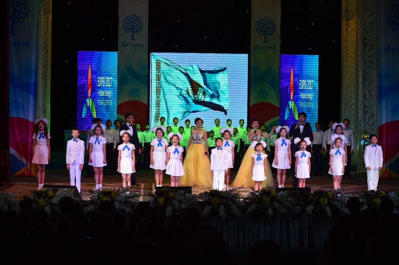 OQO-da «Asqaqtaı ber, Astana!» atty saltanatty shara ótti