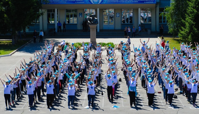 Soltústik Qazaqstan ýnıversıteti Astana kúnine erekshe syı jasady
