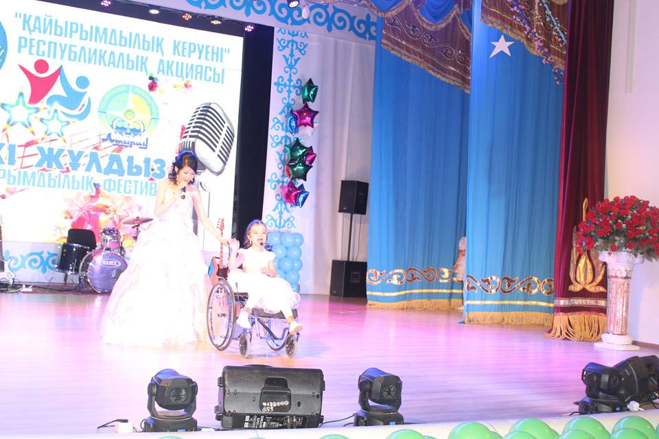 "Qaıyrymdylyq kerýeni" aksııasy Atyraýda jalǵasty