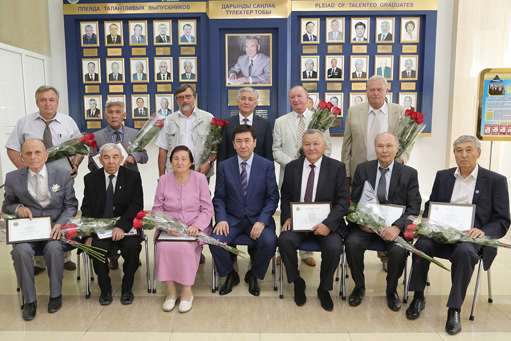 Astana qurylysynyń ardagerleri - Qaraǵandyda