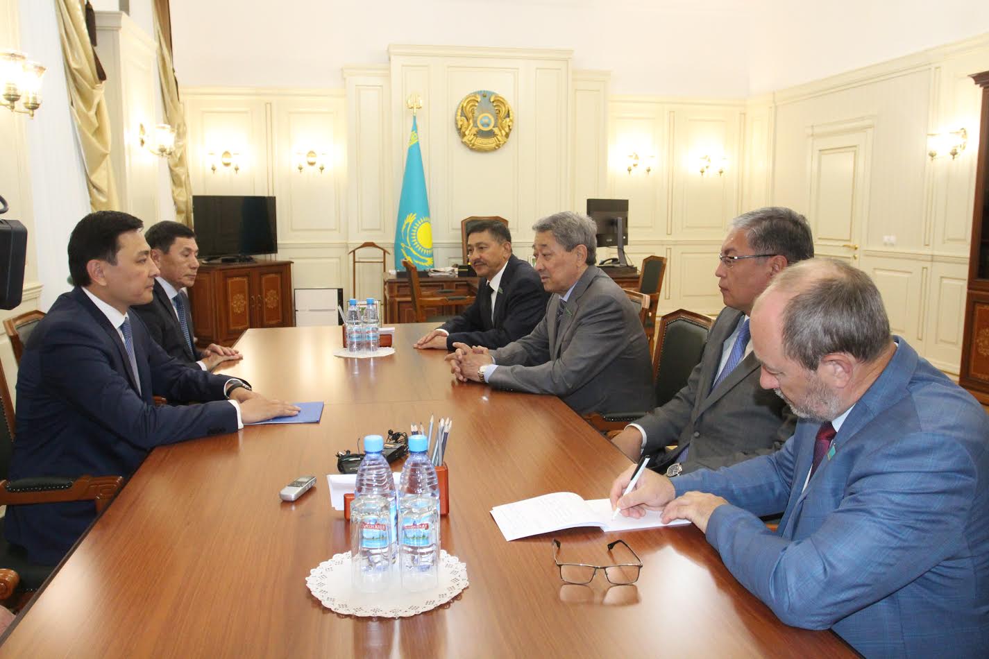 Májilis depýtattary Batys Qazaqstan oblysynda