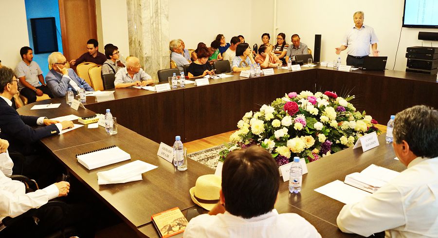 Ulttyq álipbıge kóshý jaıy talqylandy