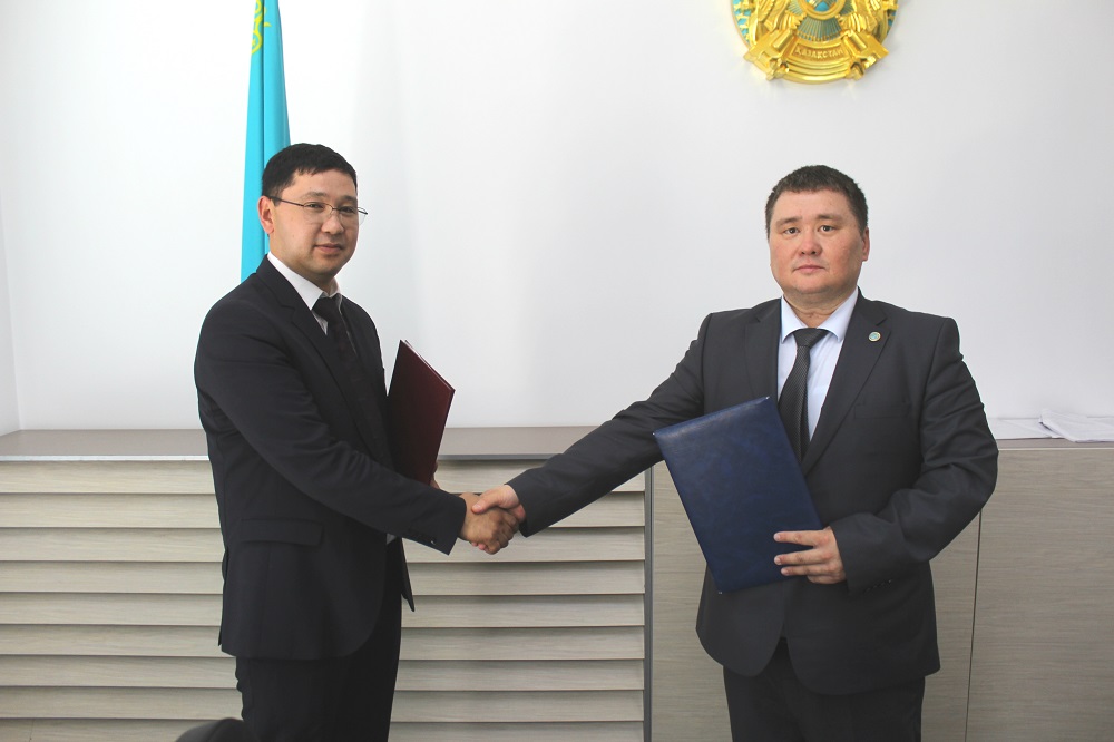 «OŃTÚSTIK» AIO men «AsiaCredit Bank» ózara yntymaqtastyq jóninde  ýaǵdalasty