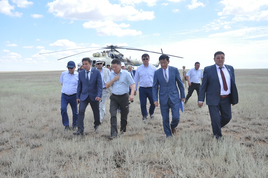 Senat depýtaty Sársenbaı Eńsegenov «Azǵyr» polıgonynda turǵyndarmen kezdesti