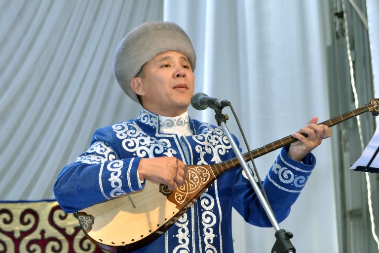 Oralda Marabaı Quljabaıuly atyndaǵy jyrshylar baıqaýy ótti (foto)