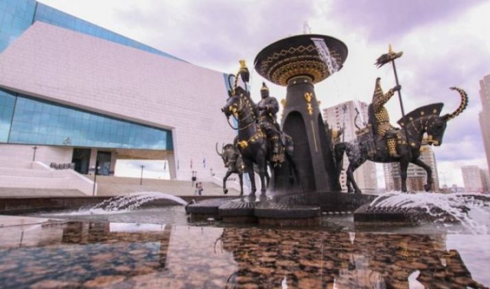 Ulttyq mýzeı qonaqtary ekskýrsııa júrgizýshini ózderi tańdaı alady (vıdeo)