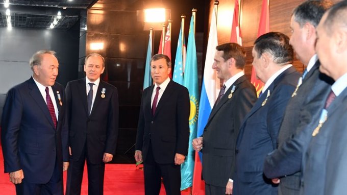 Prezıdent TMD elderi qaýipsizdik organdarynyń jetekshilerimen kezdesti 