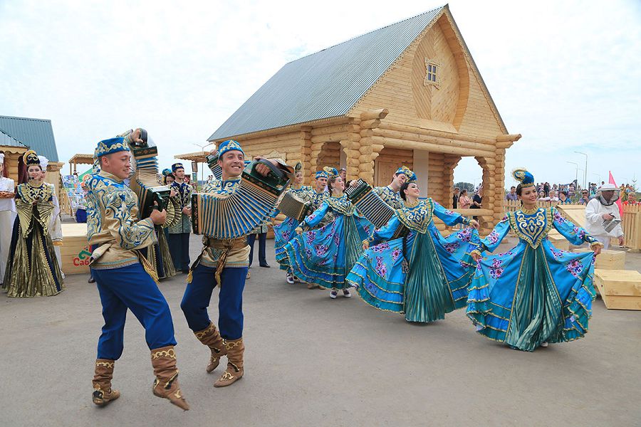 Dostyqty dáriptegen,  týysty baýyr etken Sabantoı
