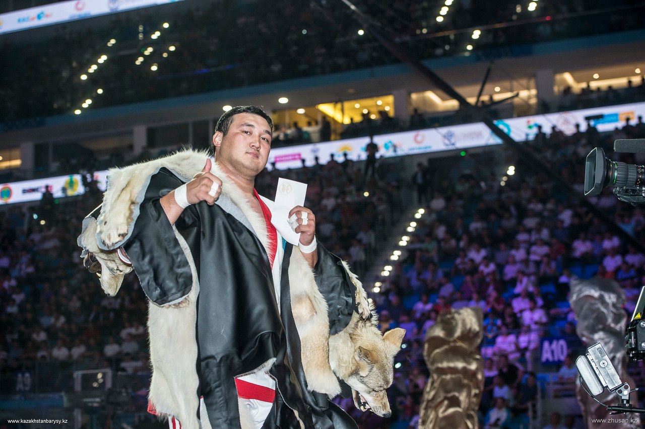 Ulan Rysqul Qazaq kúresi federasııasyna qyzmetke turdy