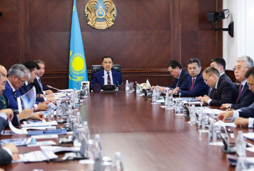 Baqytjan Saǵyntaev memlekettik organdardyń qyzmetterin sıfrlandyrý jóninde keńes ótkizdi