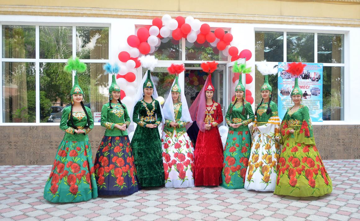 Tarazdyq stýdentter ulttyq dástúrdi ulyqtaýda