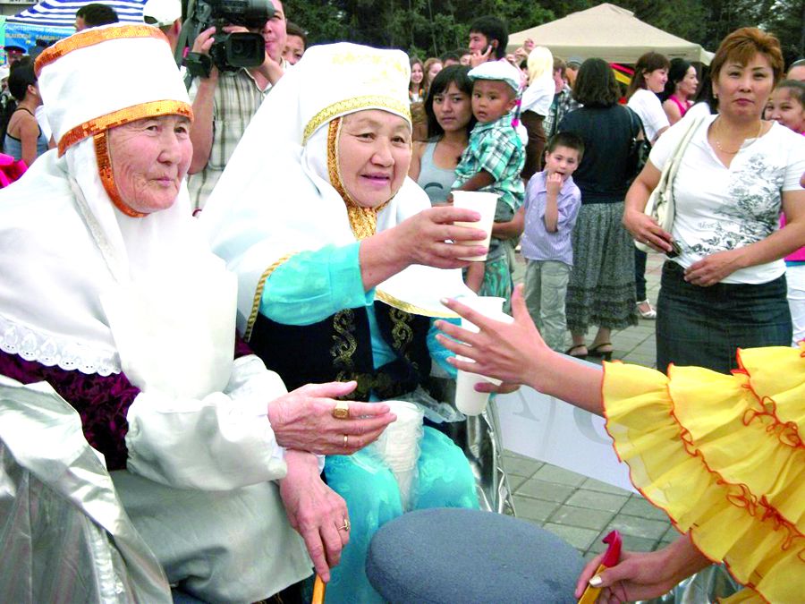 250 lıtr qymyz tegin taratyldy