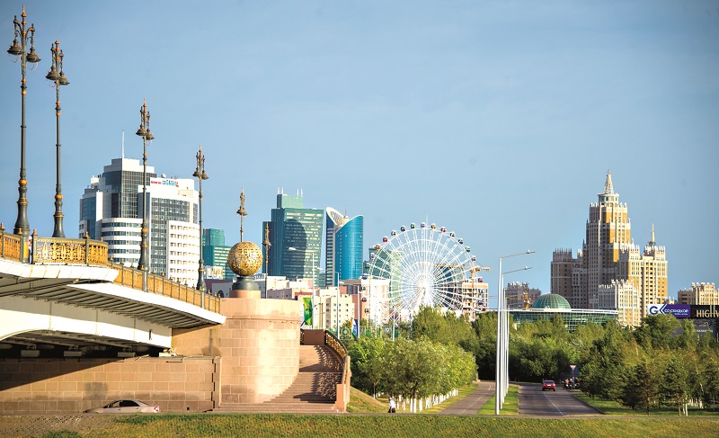 Saıasat: syr men sıpat