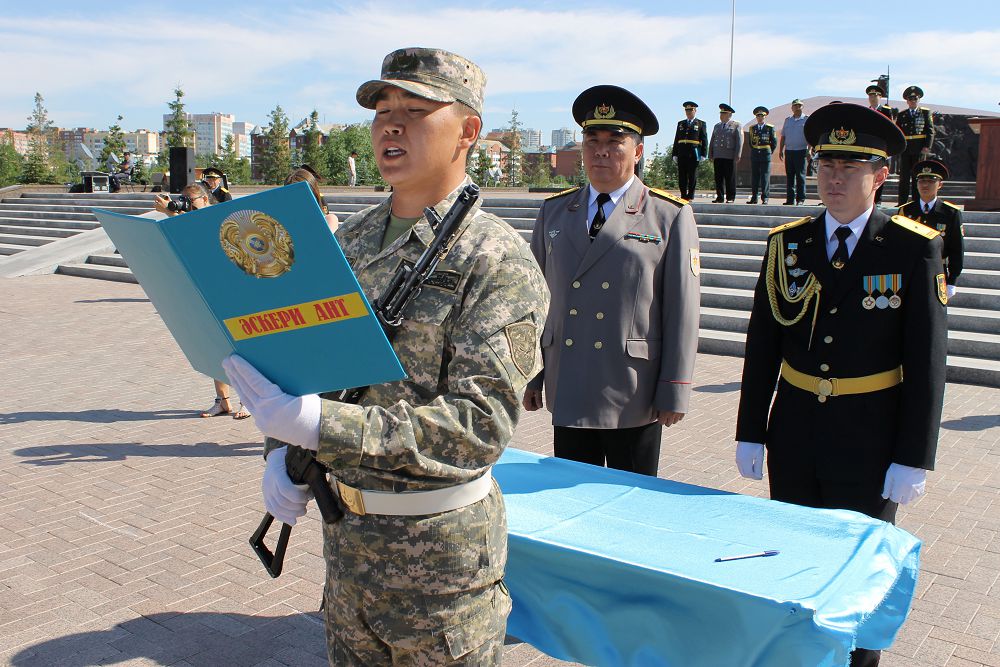 Jas sarbazdar áskerı ant berdi