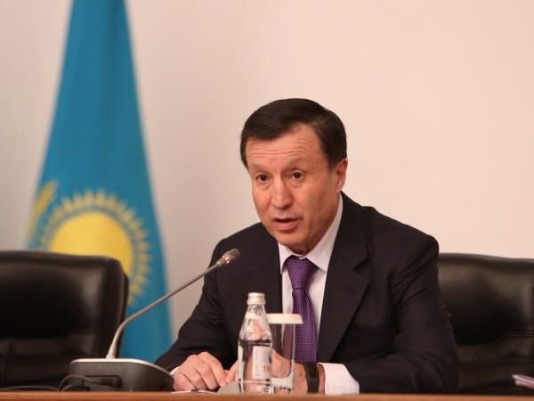 Ádilbek Jaqsybekovtiń ókilettigi 2022 jylǵa deıin uzartyldy