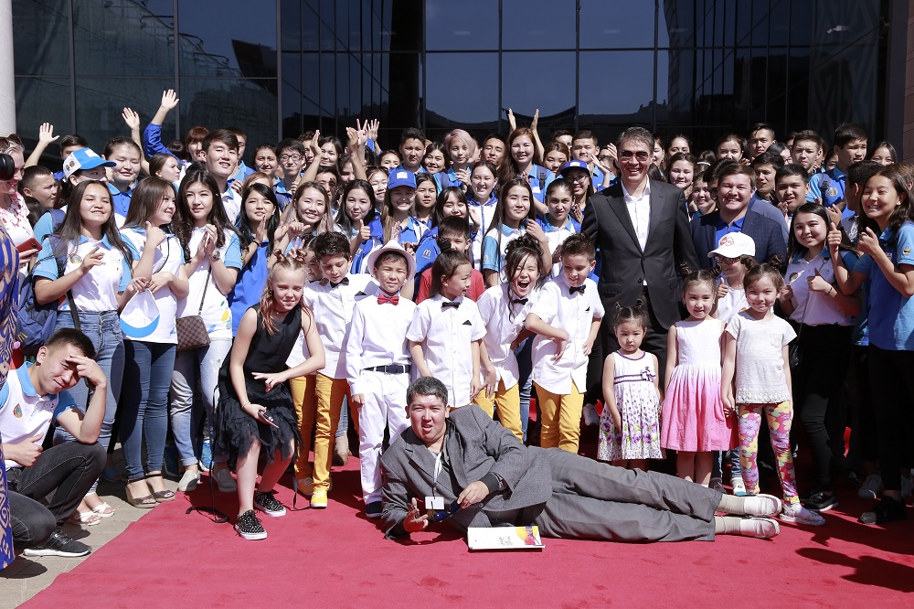 «Bes qurlyq» kınofestıvaline mektep oqýshylary qazylyq etedi