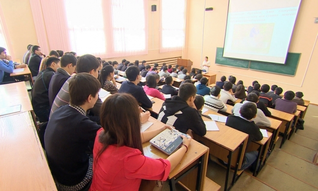 Aldaǵy oqý jylyna memlekettik bilim berý tapsyrysy bólindi – BǴM