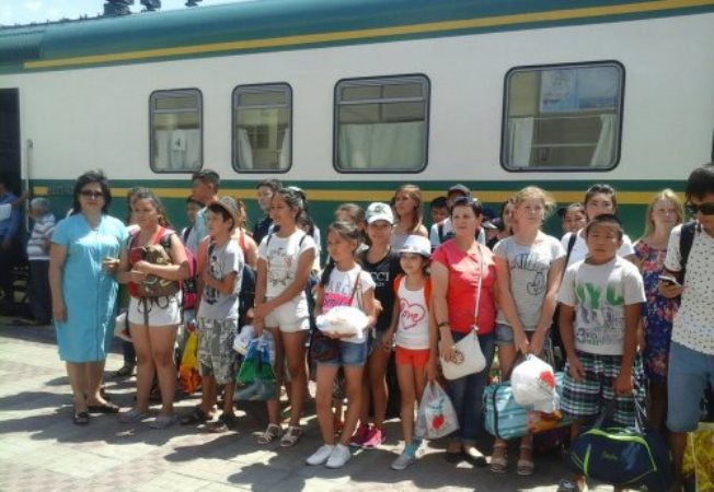 Tarazdyq 115 oqýshy EKSPO kórmesin tamashalaýǵa attandy