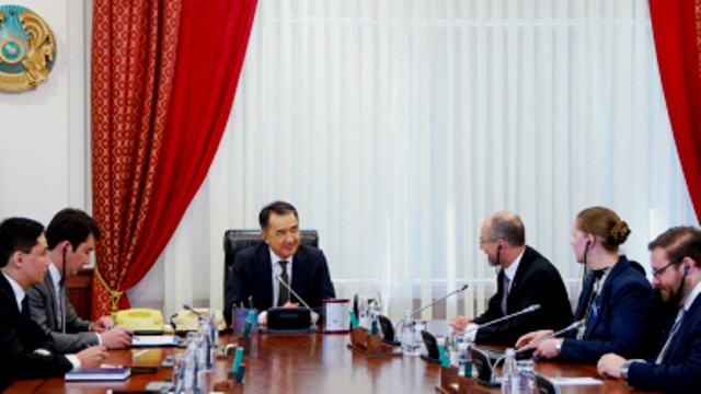 Úkimet basshysy Qazaqstandaǵy Kanada elshisimen kezdesti