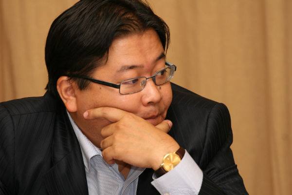 Aıdos Sarym: Jańa álipbıge ótý – ulttyq nartáýekel