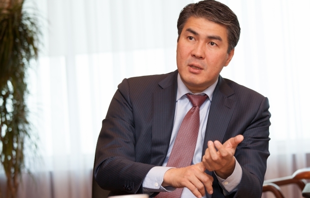 Áset Isekeshov basshylarǵa qoǵamdyq kólikpen júrýdi tapsyrdy