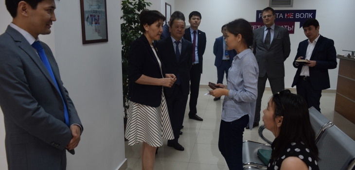 Tamara Dúısenova elordanyń Halyqty jumyspen qamtý ortalyǵyn aralady