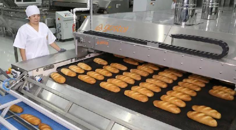 Baqytjan Saǵyntaev Qaraǵandydaǵy nan-toqash ónimderin shyǵaratyn zaýytqa bardy