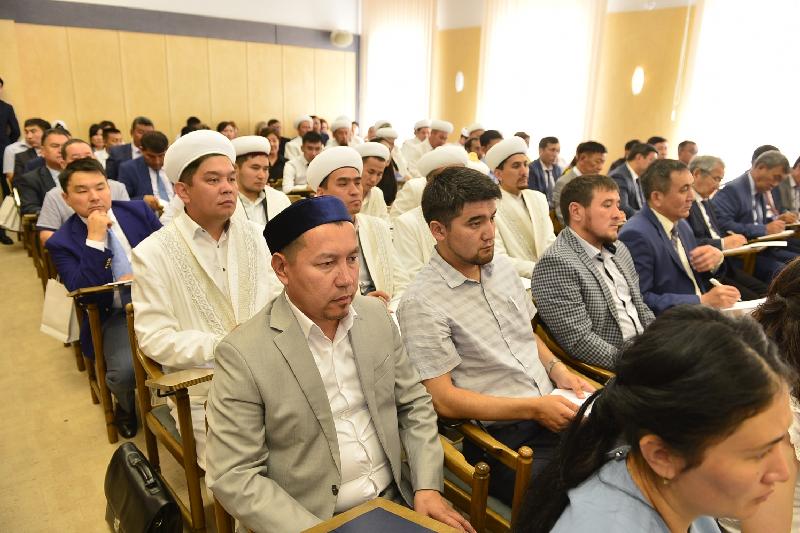 Jyl basynan beri 200-den astam adam jat aǵymnyń kózqarasynan bas tartty