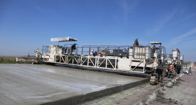 Úkimet basshysy Qaraǵandy oblysynyń avtojoldaryn rekonstrýksııalaý barysymen tanysty