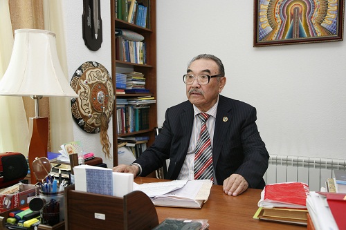 Sheraǵańa syr aqtaryp qaıtqanda...