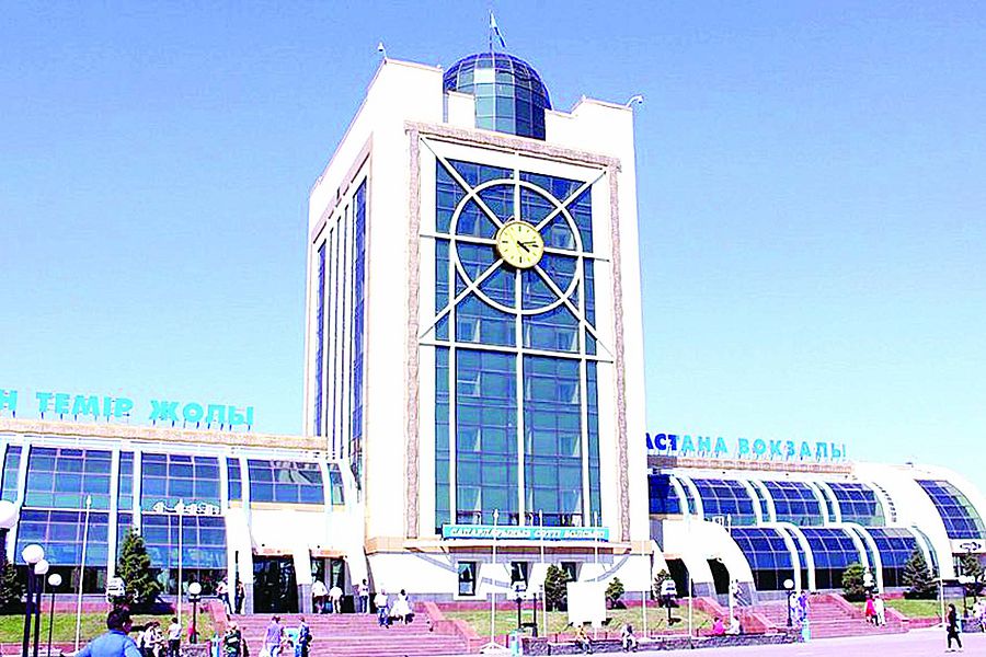 Basqalar bas qalaǵa qarap, boı túzese 