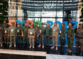 16 eldiń áskerı qyzmetkerleri EKSPO kórmesin aralady