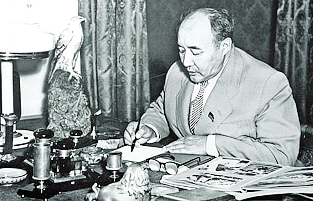 Muhtar Áýezovtiń belgisiz haty