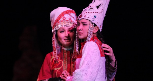 «Erkem» dep erkeletip,  «kenjem» dep kekilin taraıtyn...