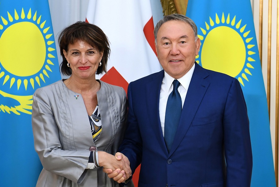 Elbasy Shveısarııa Konfederasııasynyń Prezıdentimen kezdesti