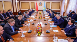 Elbasy is saparmen Mınskige barady