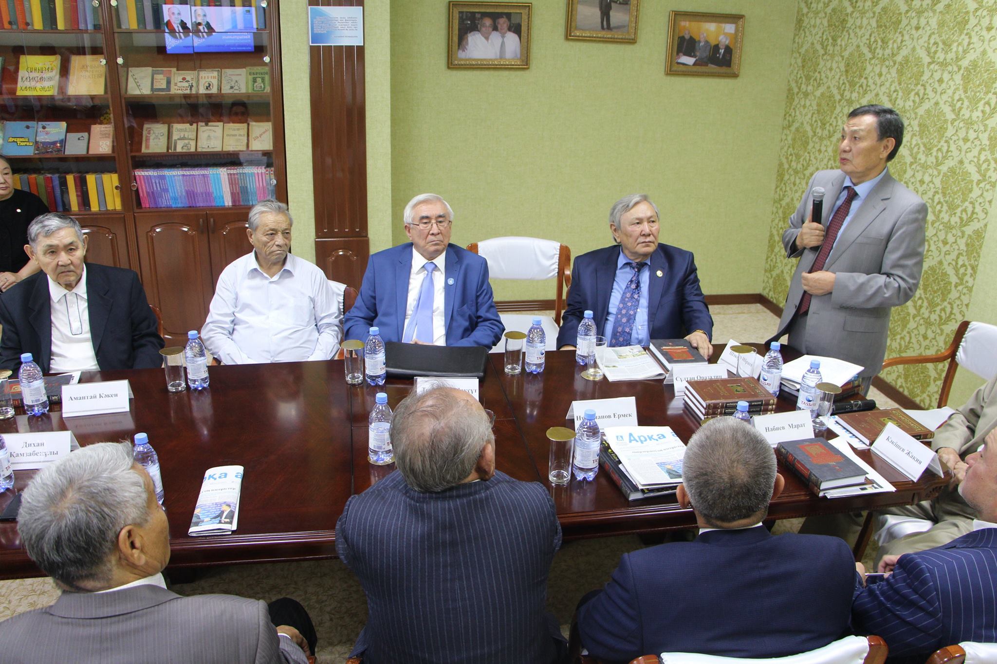 Tursynbek Kákishevti eske alý keshi ótti