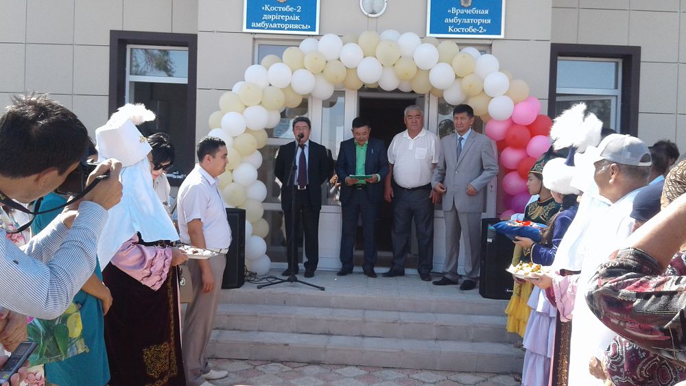 Baızaq aýdanynda qos birdeı dárigerlik ambýlatorııa ashyldy