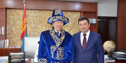 Mońǵolııanyń mádenıet mınıstri Túrki akademııasynyń jumysyna qoldaý kórsetýge ázir