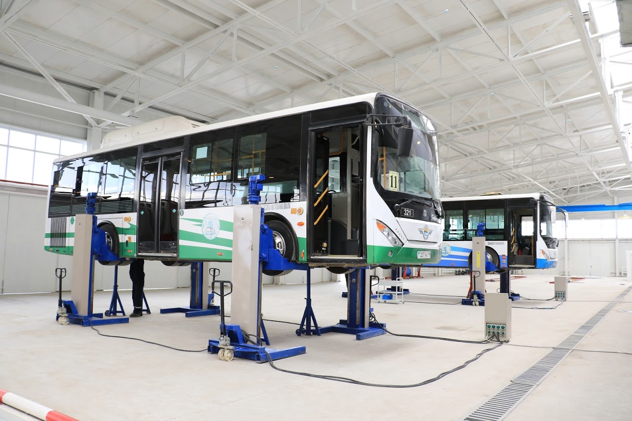 Qyzylordada jańa úlgidegi avtobýs parki ashyldy