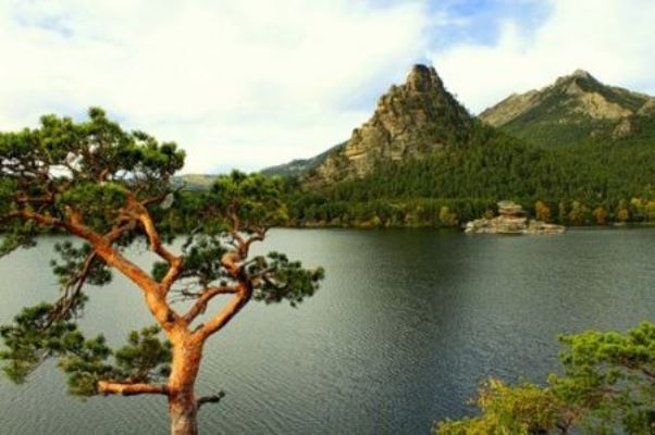 Jas ǵalymdar pikirlesti