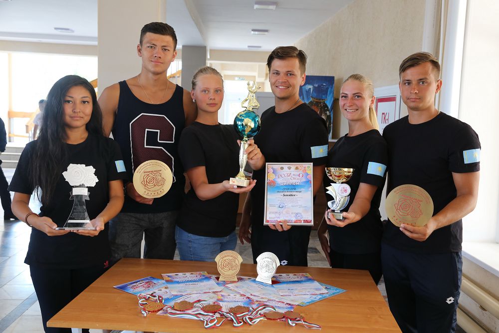 Qulaǵy  nashar estıtin bıshiler halyqaralyq baıqaýda Gran-prı jeńip aldy