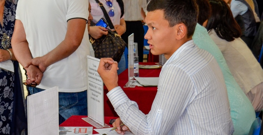 Astanada bir jarym aı ishinde 2,5 myń adam jumyspen qamtyldy