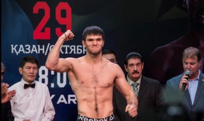 Álı Ahmedov jastar arasynda WBC tıtýlyn jeńip aldy